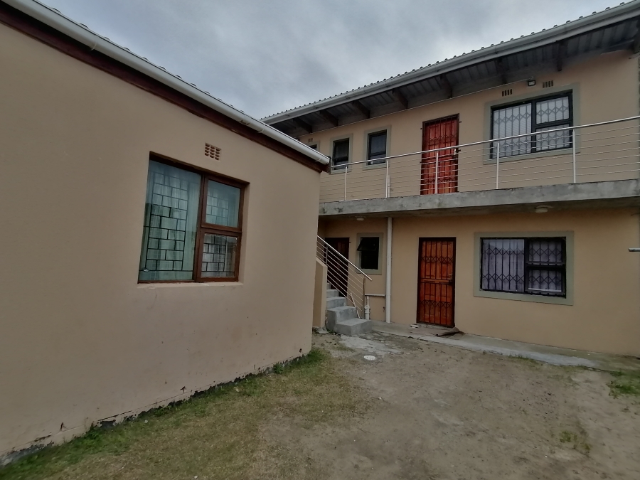 6 Bedroom Property for Sale in Heather Park Western Cape